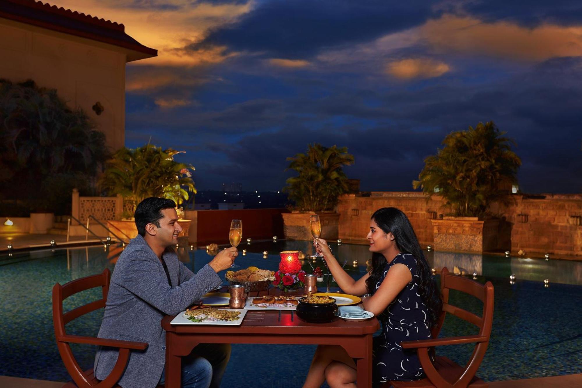 Sheraton Grand Pune Bund Garden Hotel Екстер'єр фото