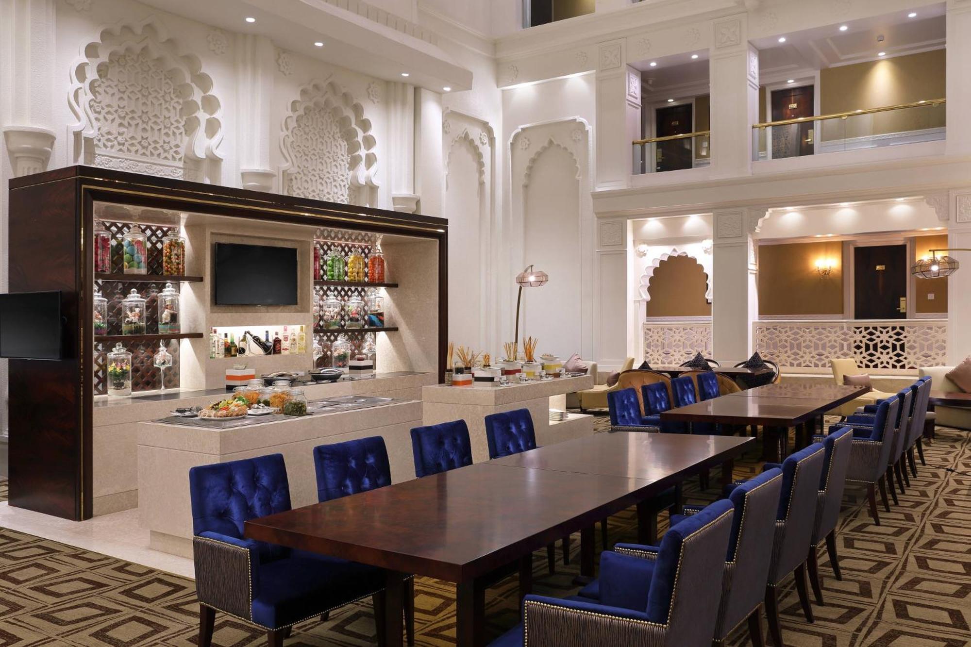 Sheraton Grand Pune Bund Garden Hotel Екстер'єр фото
