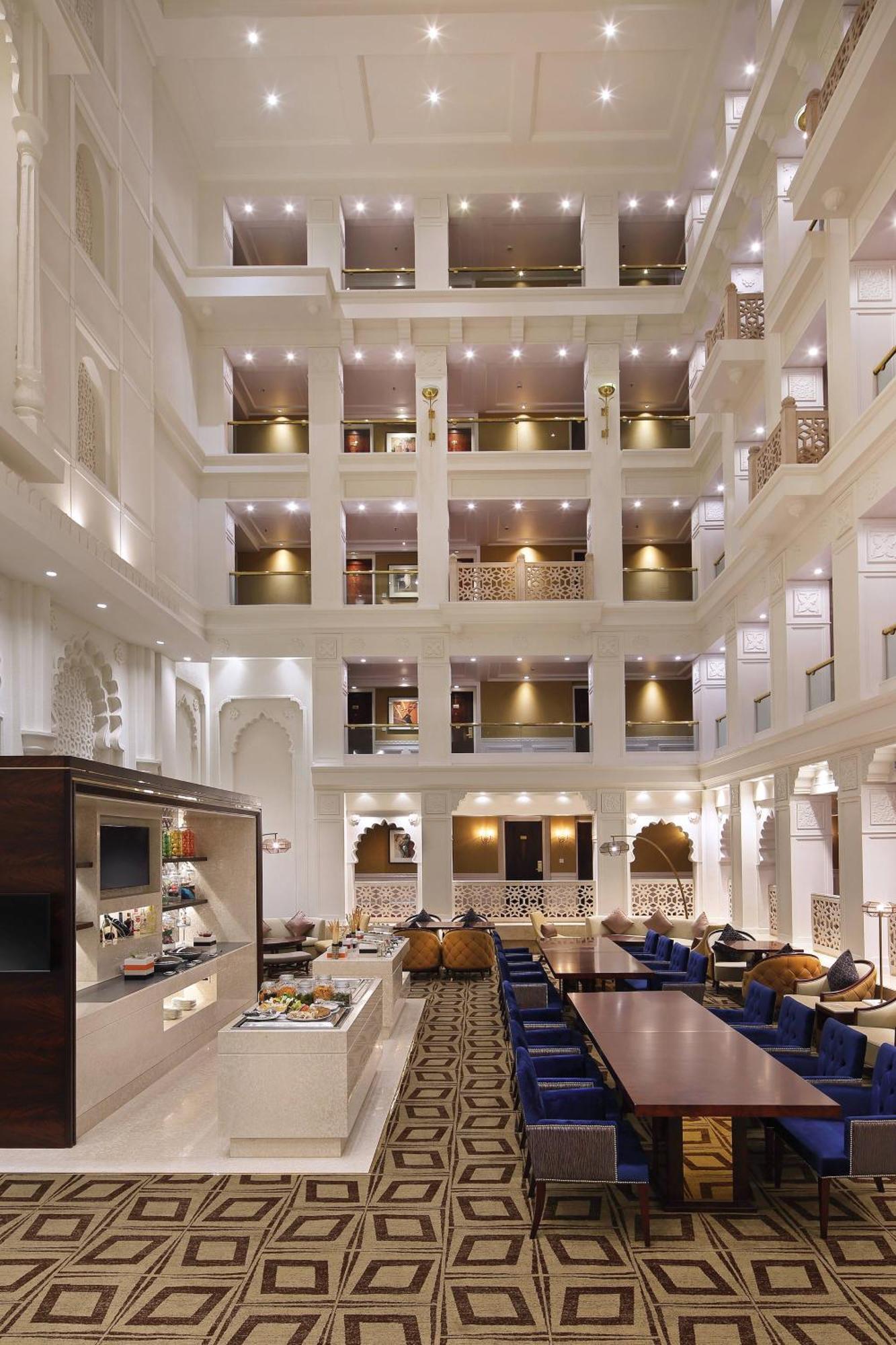 Sheraton Grand Pune Bund Garden Hotel Екстер'єр фото