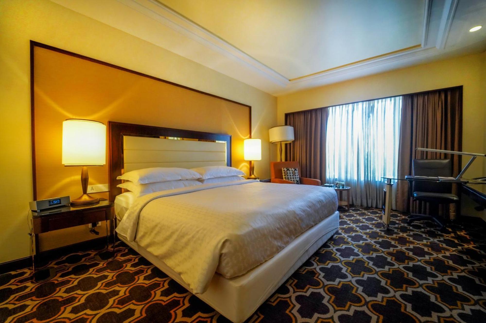 Sheraton Grand Pune Bund Garden Hotel Екстер'єр фото