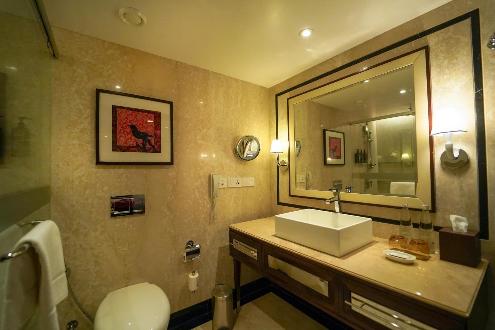 Sheraton Grand Pune Bund Garden Hotel Екстер'єр фото