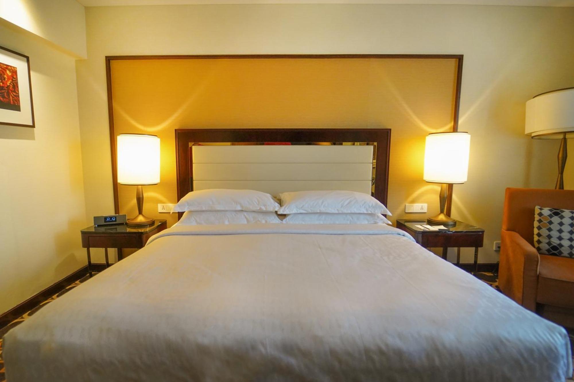 Sheraton Grand Pune Bund Garden Hotel Екстер'єр фото