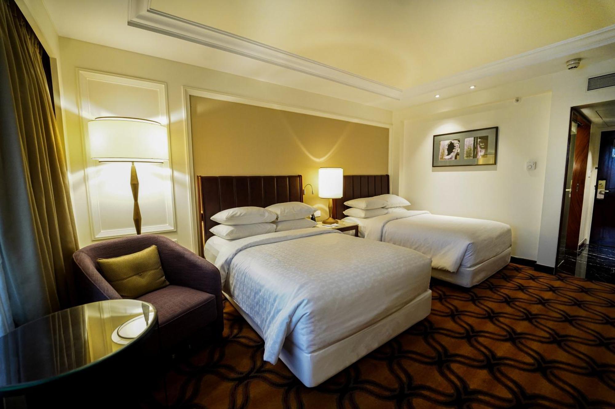 Sheraton Grand Pune Bund Garden Hotel Екстер'єр фото