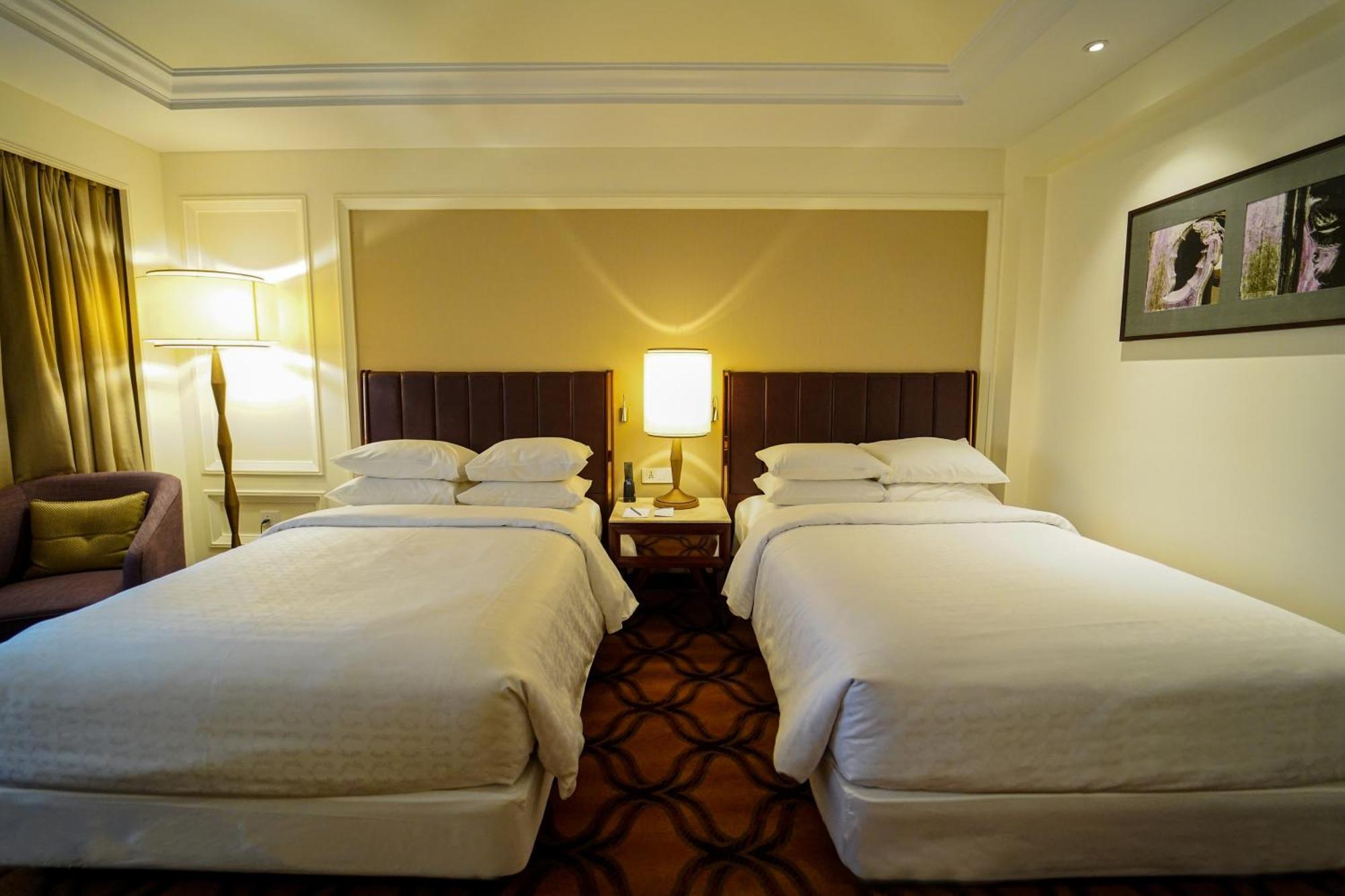 Sheraton Grand Pune Bund Garden Hotel Екстер'єр фото