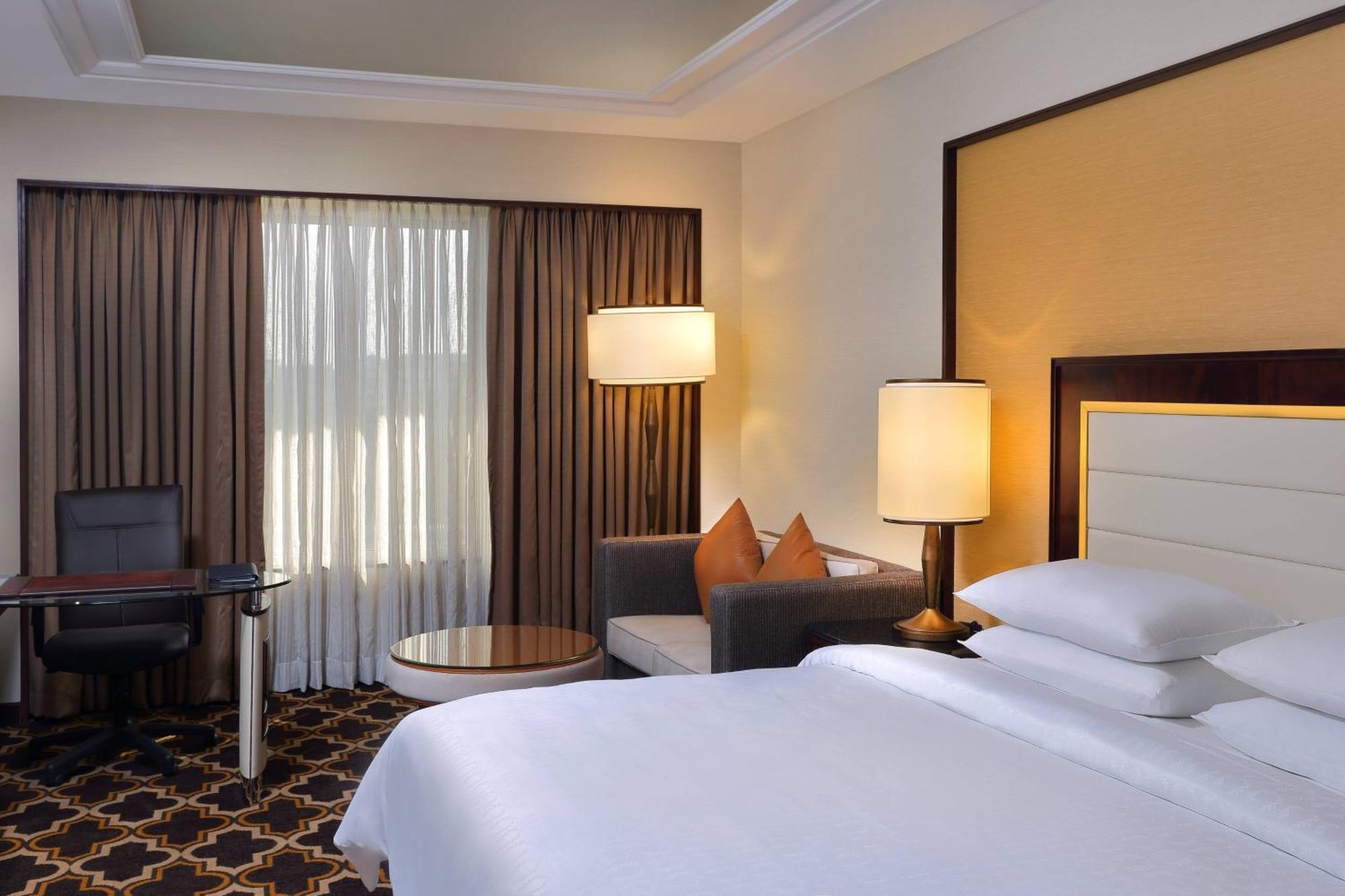 Sheraton Grand Pune Bund Garden Hotel Екстер'єр фото