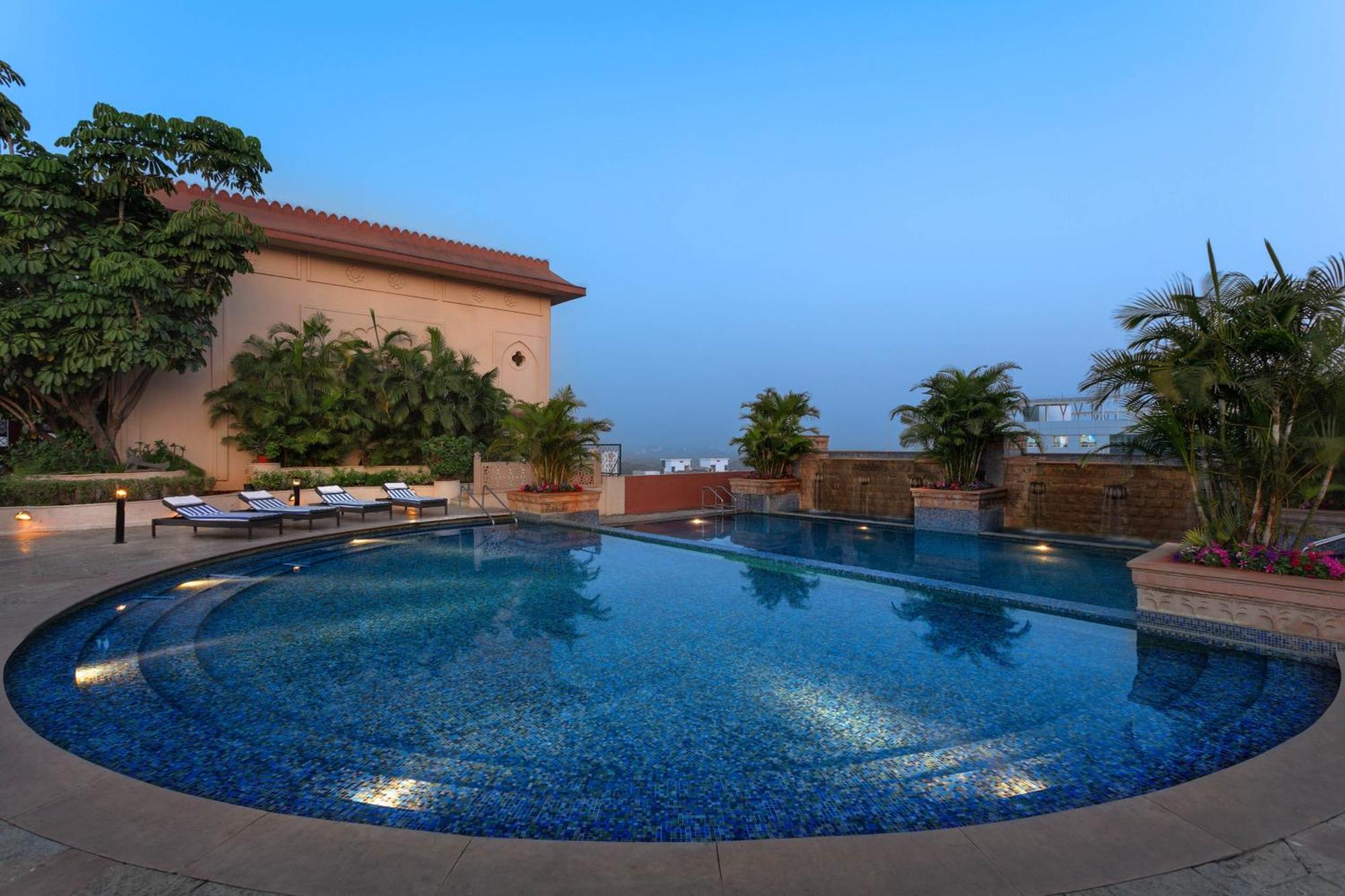 Sheraton Grand Pune Bund Garden Hotel Екстер'єр фото