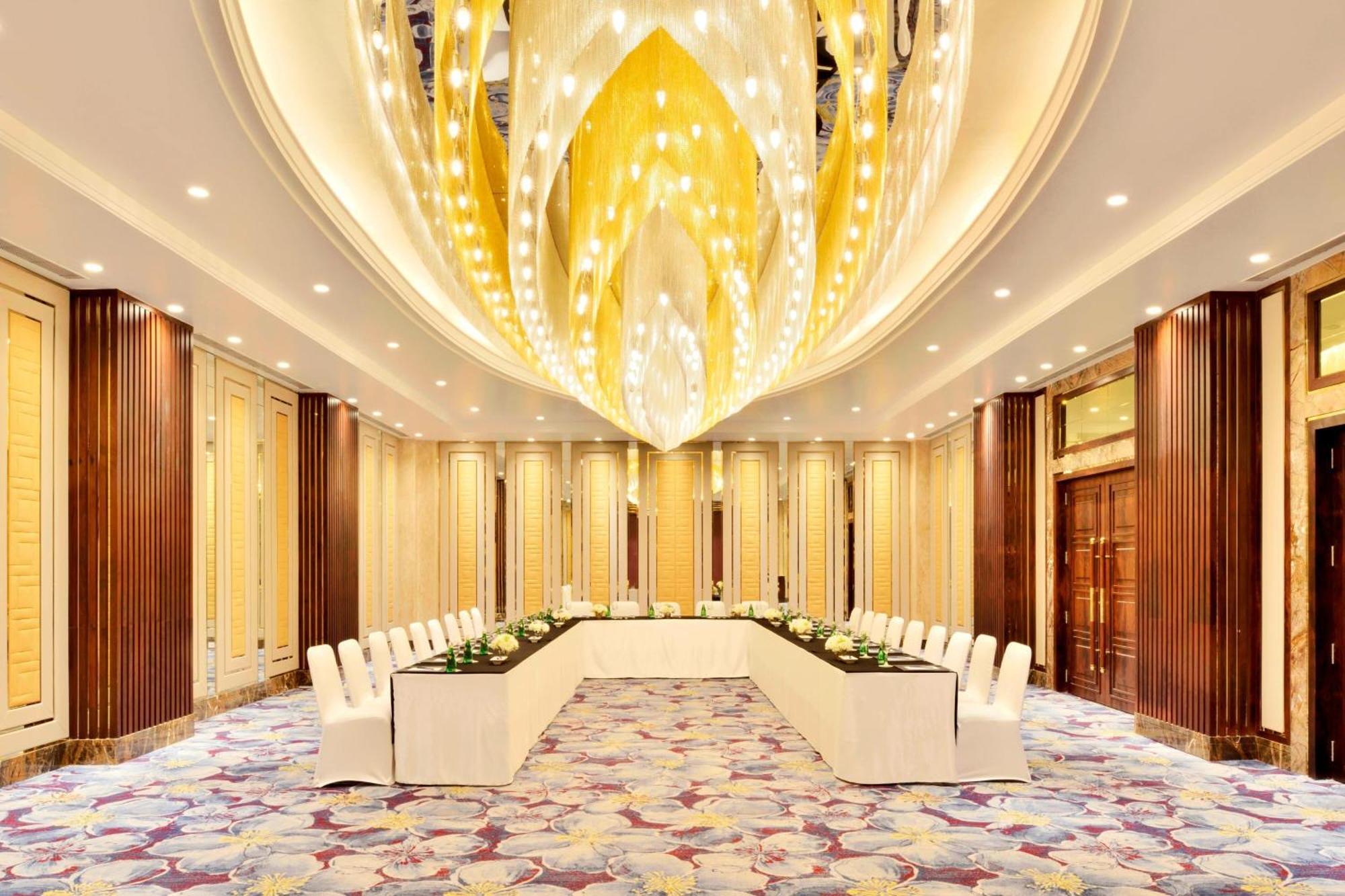 Sheraton Grand Pune Bund Garden Hotel Екстер'єр фото