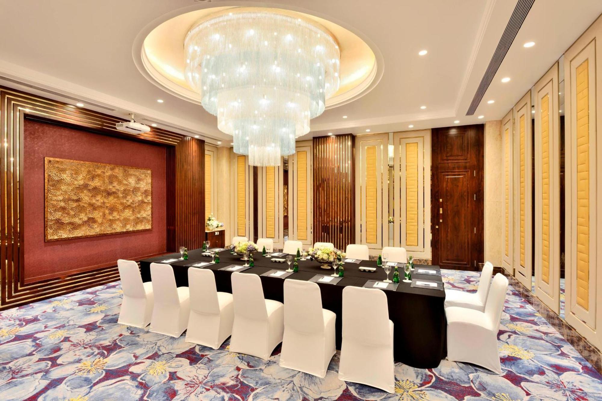 Sheraton Grand Pune Bund Garden Hotel Екстер'єр фото
