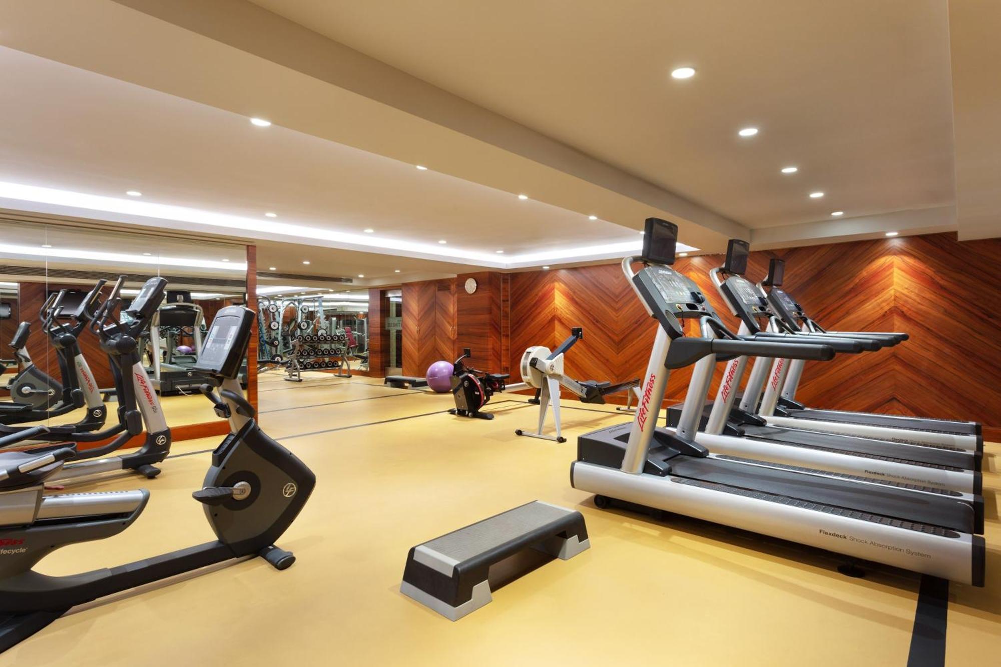 Sheraton Grand Pune Bund Garden Hotel Екстер'єр фото