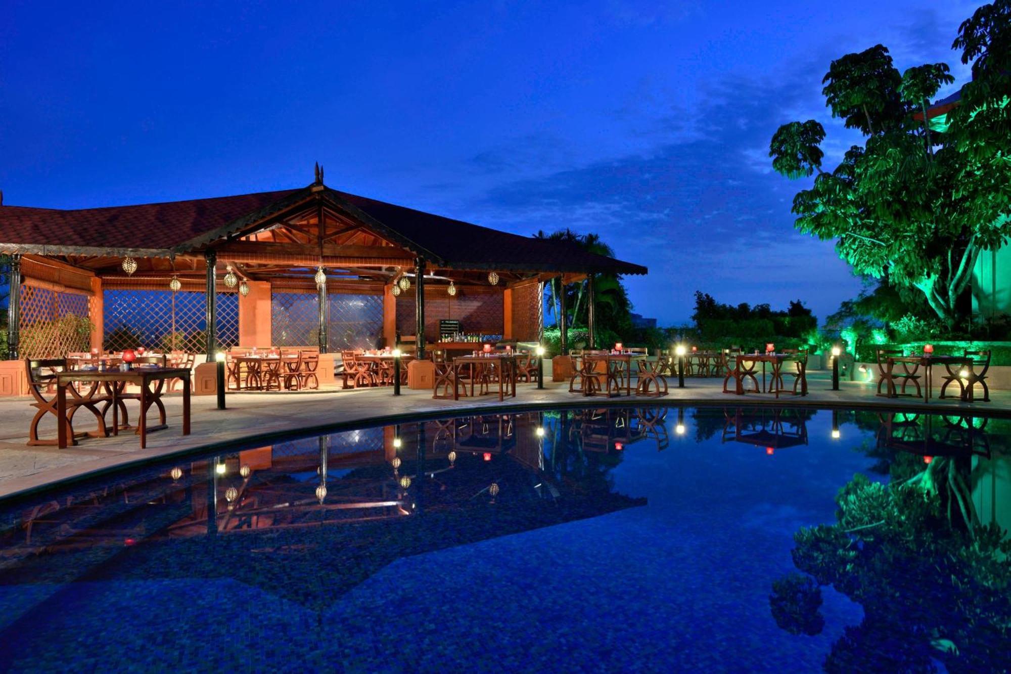 Sheraton Grand Pune Bund Garden Hotel Екстер'єр фото