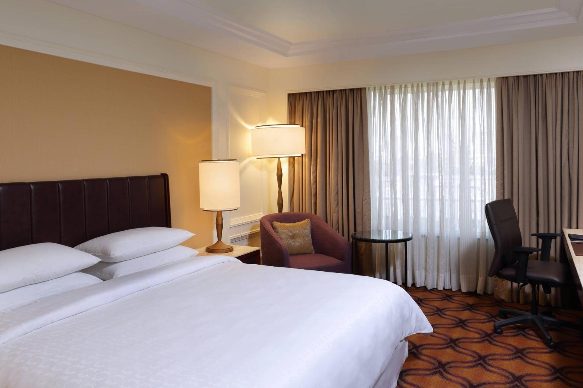Sheraton Grand Pune Bund Garden Hotel Екстер'єр фото