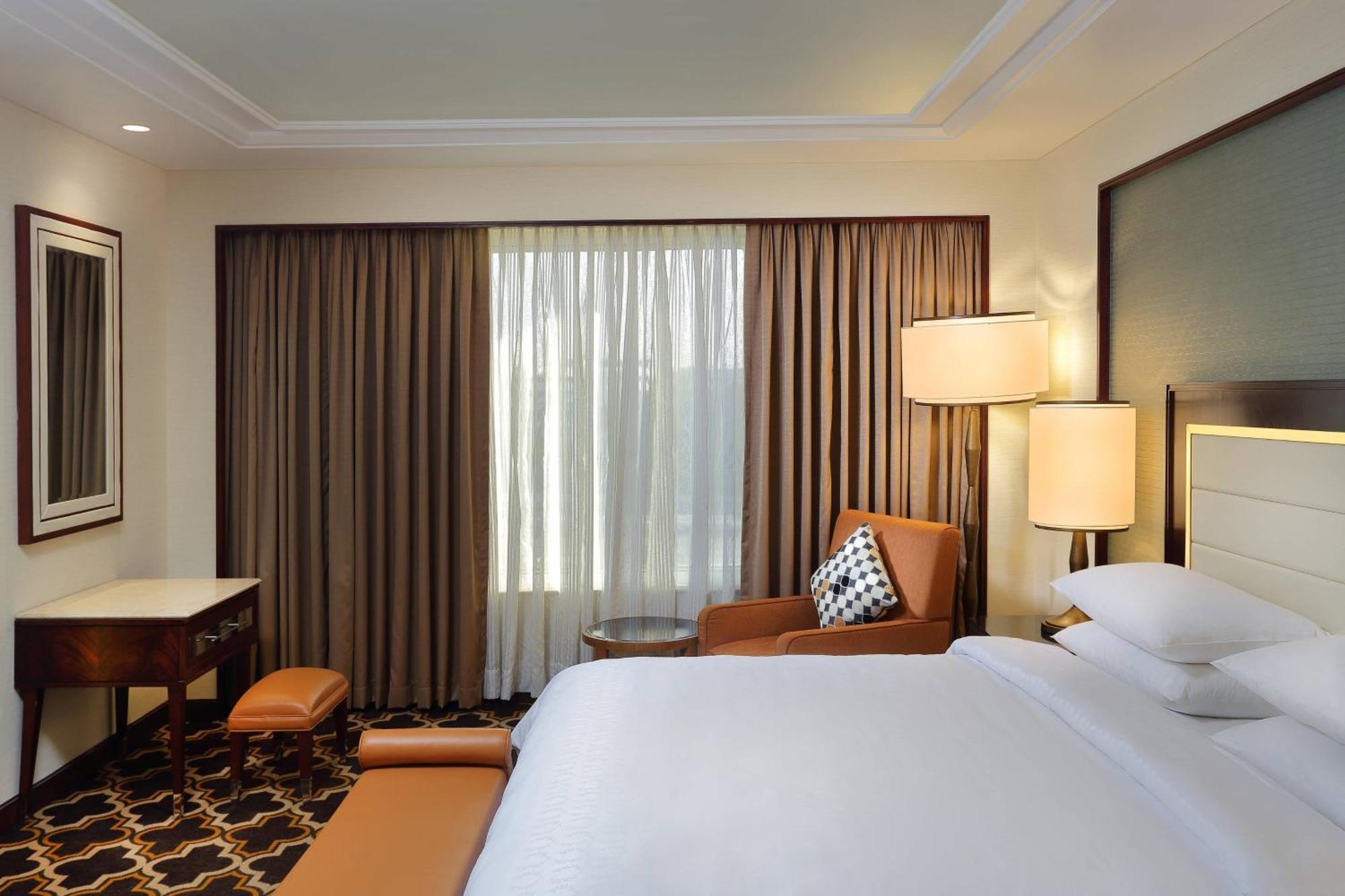 Sheraton Grand Pune Bund Garden Hotel Екстер'єр фото