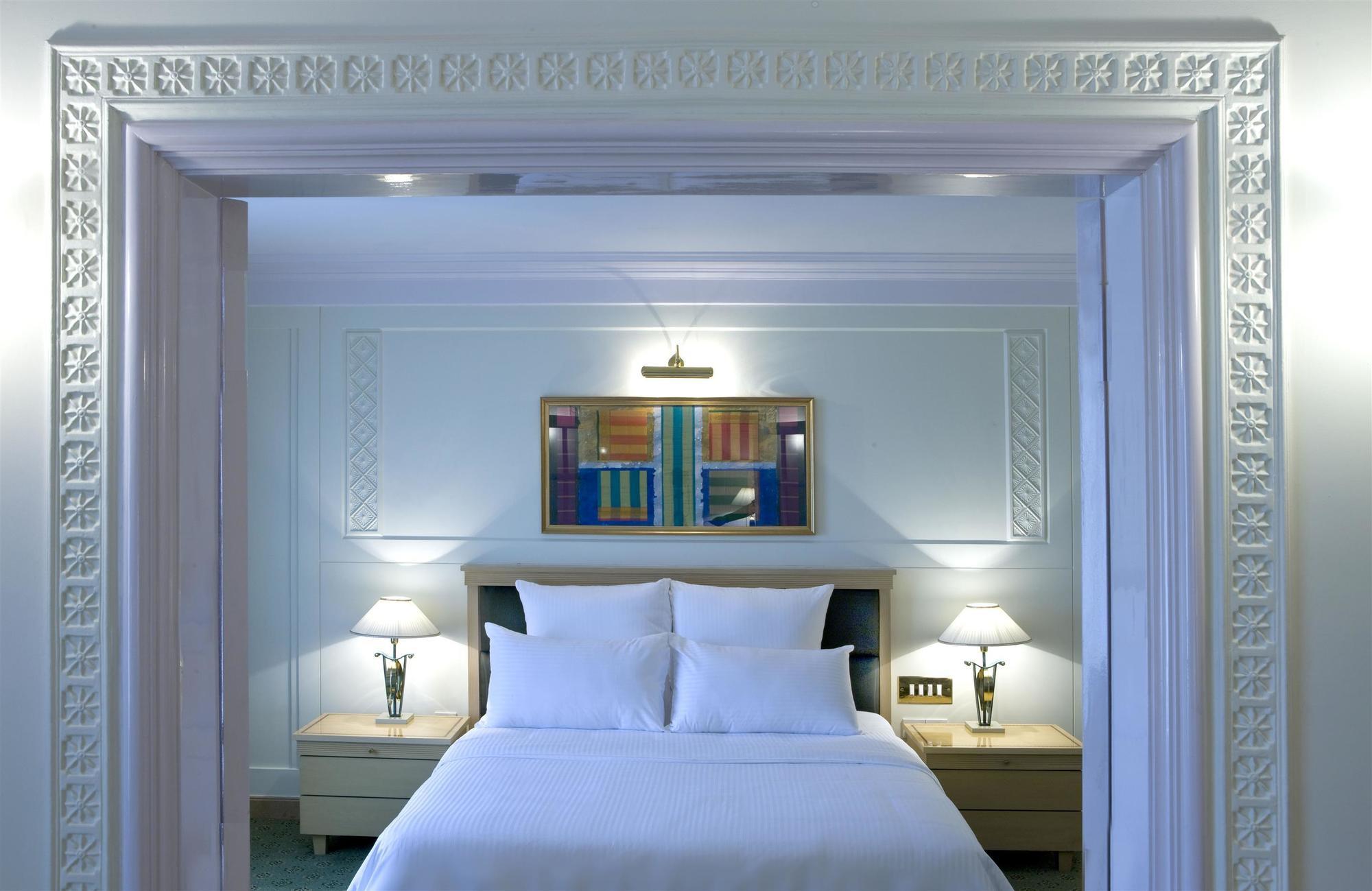 Sheraton Grand Pune Bund Garden Hotel Екстер'єр фото