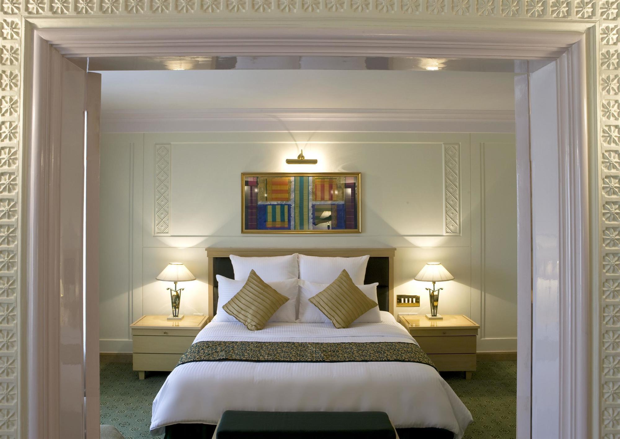 Sheraton Grand Pune Bund Garden Hotel Екстер'єр фото