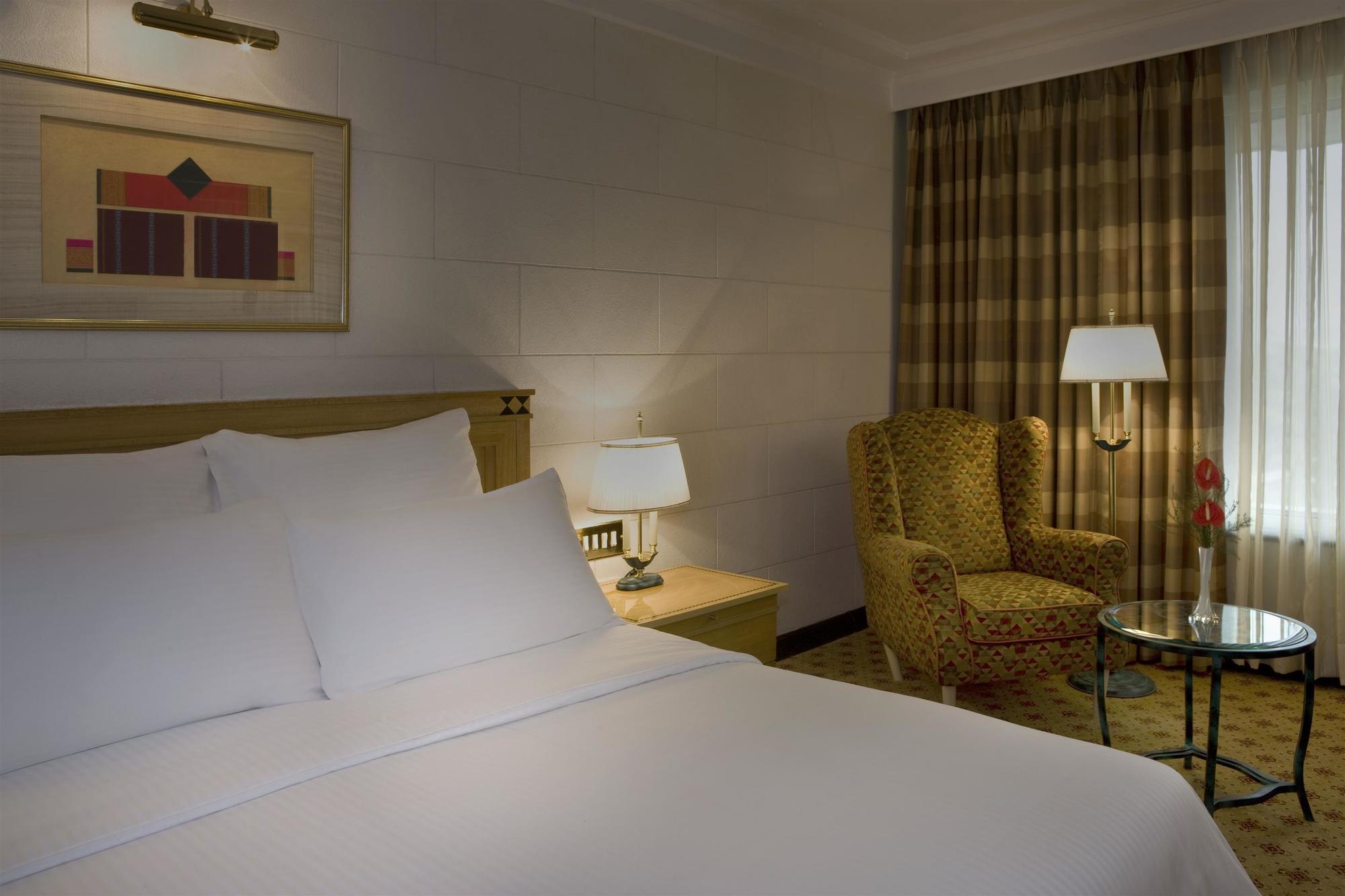 Sheraton Grand Pune Bund Garden Hotel Екстер'єр фото