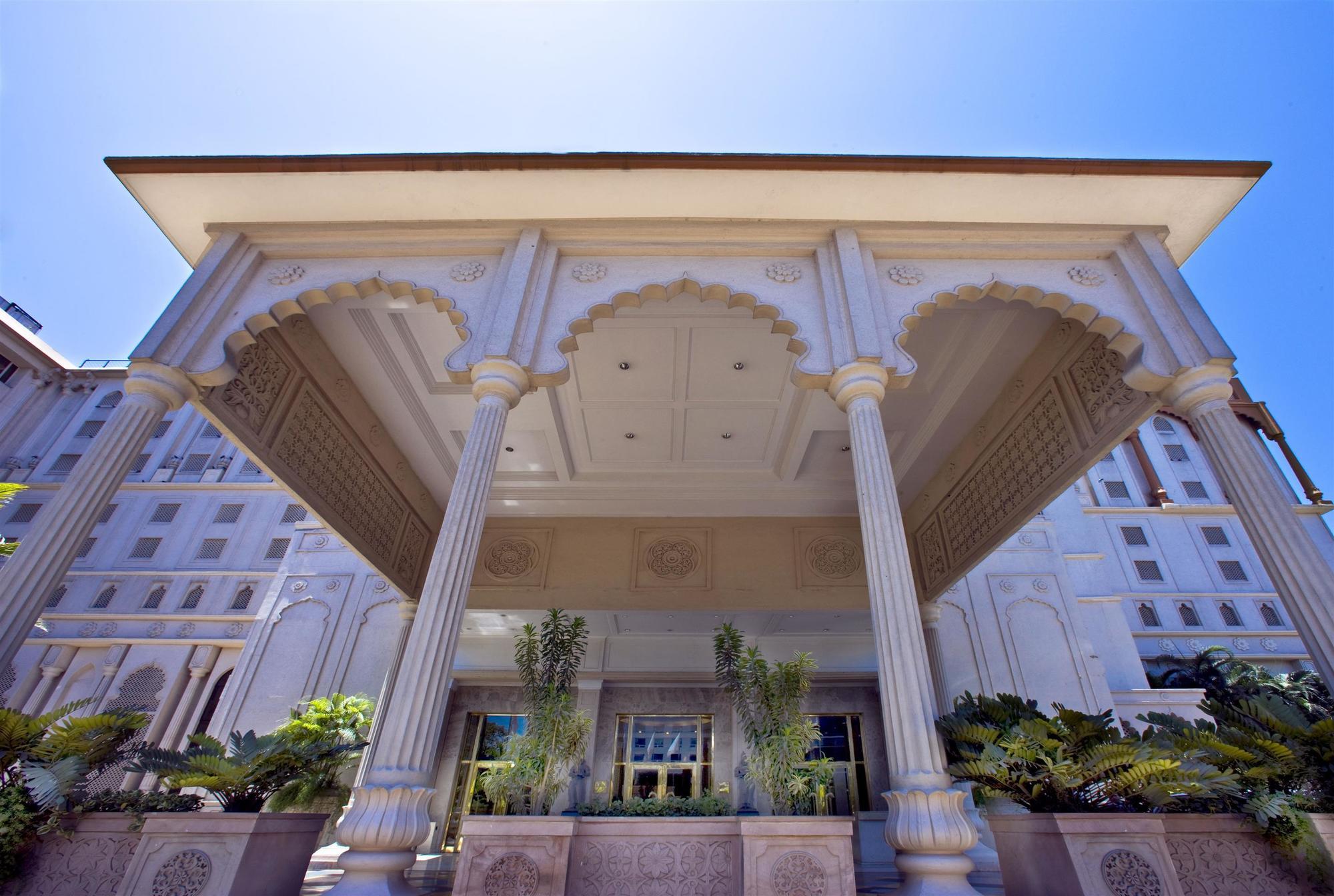 Sheraton Grand Pune Bund Garden Hotel Екстер'єр фото