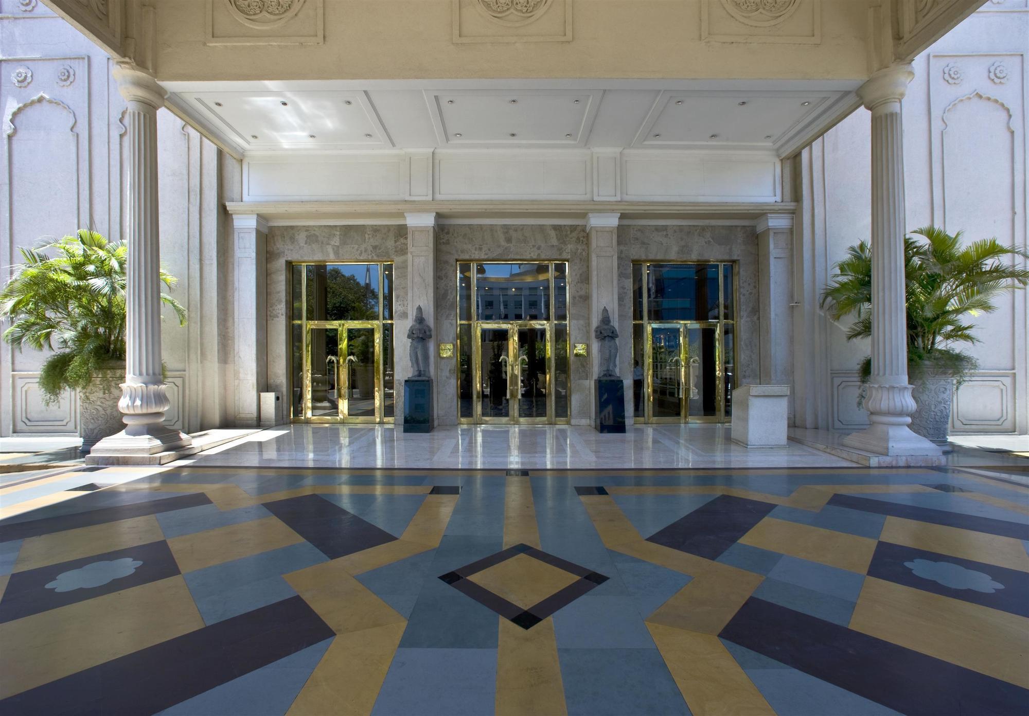 Sheraton Grand Pune Bund Garden Hotel Екстер'єр фото